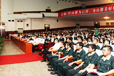 作為推動(dòng)企業(yè)加快發(fā)展三大平臺(tái)之一的人力資源管理提升工作，將是當(dāng)前和今后一段時(shí)期山推股份人力資源管理的首要任務(wù)。